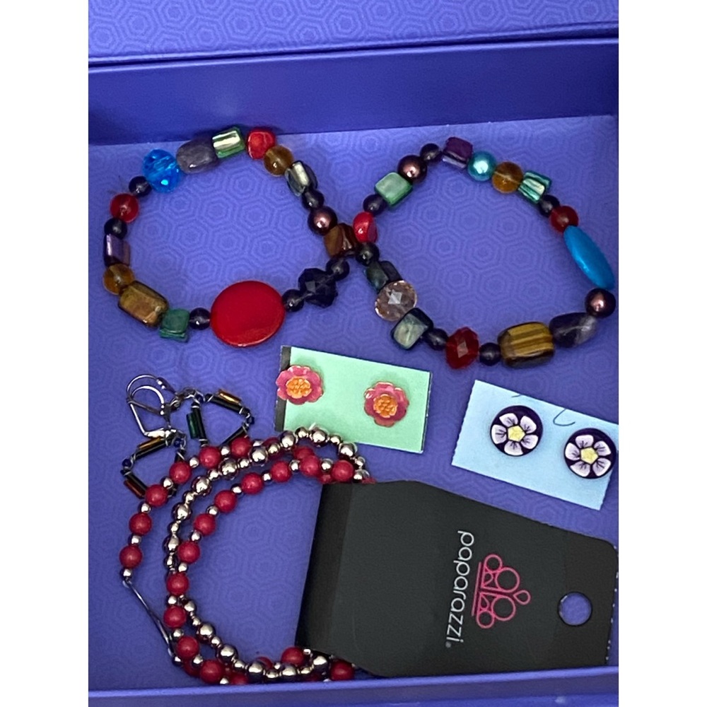 Six pieces jewelry  bracelets and earrings